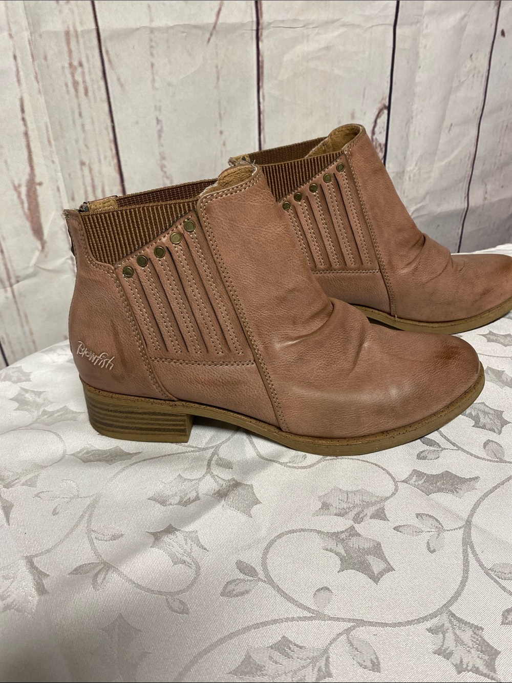 Blowfish Women's Dusty Pink/Tan Ankle Booties with Elastic Panels
